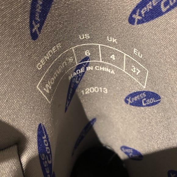 Muck Boots Sz 6 - Picture 4 of 9